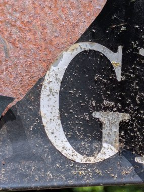 Sıkıntılı Durum Tipografisi ile Yazılan Sözcükler Ransom Yazı Tipi Harfi G