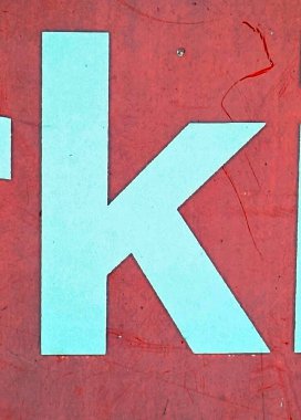Sıkıntılı Durum Tipografisi ile Yazılan Sözcükler Ransom Yazı Tipi Harfi K
