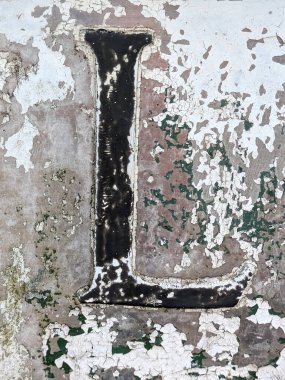 Sıkıntılı Durum Tipografisi ile Yazılan Yazı Tipi L Harfi Bulundu