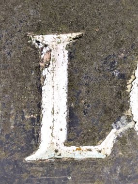 Sıkıntılı Durum Tipografisi ile Yazılan Yazı Tipi L Harfi Bulundu