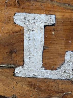 Sıkıntılı Durum Tipografisi ile Yazılan Yazı Tipi L Harfi Bulundu