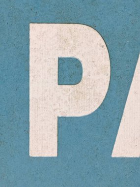 Sıkıntılı Durum Tipografisi ile Yazılan Kelimeler Ransom Yazı Tipi Harfi P 'yi Buldu