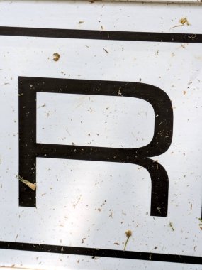 Sıkıntılı Durum Tipografisi ile Yazılan Sözcükler Ransom Yazı Tipi Harfi R