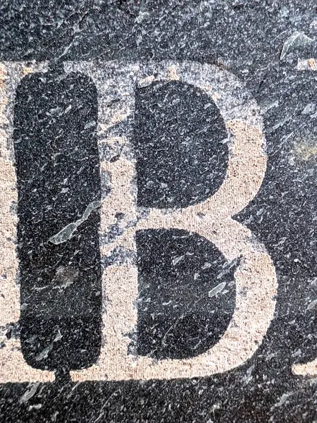 Sıkıntılı Durum Tipografisi ile Yazılan Kelimeler Ransom Yazı Tipi Harfi B 'yi Buldu