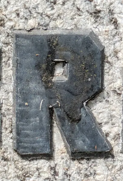 Sıkıntılı Durum Tipografisi ile Yazılan Sözcükler Ransom Yazı Tipi Harfi R