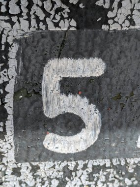 Sıkıntılı Durum Tipografisi Yazılı Sözcükler 5 Numaralı Fidyeyi Buldu