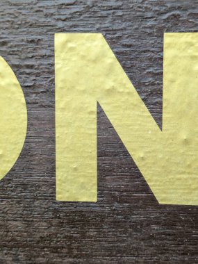 Sıkıntılı Durum Tipografisi ile Yazılan Kelimeler Fidye Mektubu N 'yi Buldu