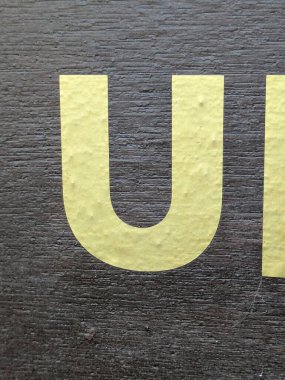 Sıkıntılı Durum Tipografisi ile Yazılan Sözcükler Fidye Mektubunu Bulundu