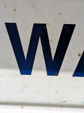 Sıkıntılı Durum Tipografisi ile Yazılan Sözcükler Fidye Mektubu W 'yu Buldu