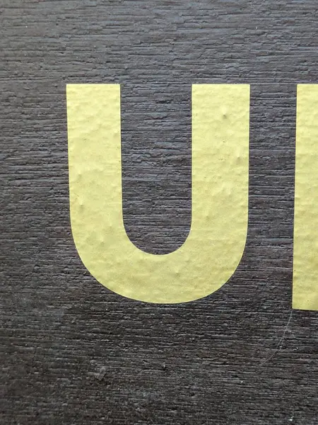 Sıkıntılı Durum Tipografisi ile Yazılan Sözcükler Fidye Mektubunu Bulundu