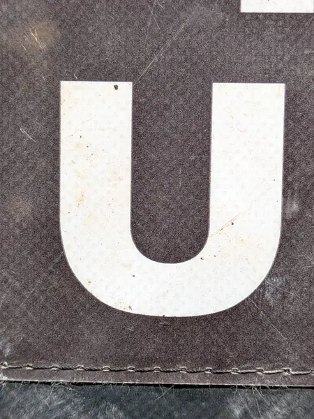 Sıkıntılı Durum Tipografisi ile Yazılan Sözcükler Fidye Mektubunu Bulundu