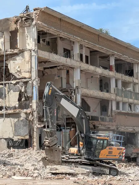 Alışveriş Merkezi Ofislerinin Yıkılması Endüstriyel Kapkaç Hidrolik Kazıyıcı tarafından