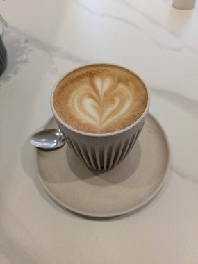 Beyaz Kupada Yulaf Sütlü Latte Kahvenin Kapanışı Aşk Kalpli