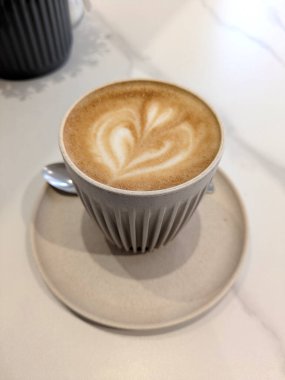 Beyaz Kupada Yulaf Sütlü Latte Kahvenin Kapanışı Aşk Kalpli