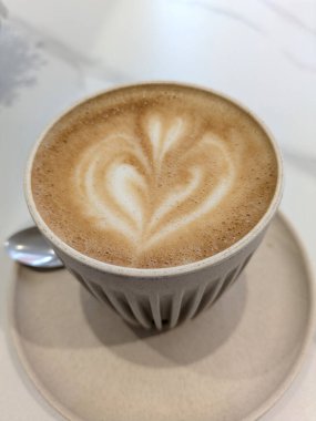 Beyaz Kupada Yulaf Sütlü Latte Kahvenin Kapanışı Aşk Kalpli