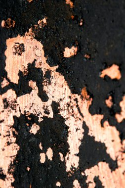 Mutfak sosu kabataslak arkaplanındaki ağır siyah pas tabakasını kapatın.