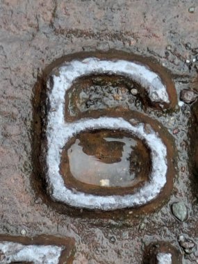 Sıkıntılı Durum Tipografisinde Yazılan Sözler 6 Numaralı Fidyeyi Buldu