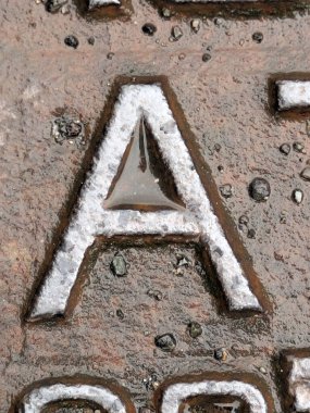 Sıkıntılı Durum Tipografisi ile Yazılan Sözcükler Fidye Mektubu A 'yı Buldu