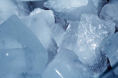 Soyut mavi buz küplerini kapatın.