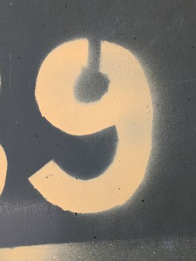 Sıkıntılı Durum Tipografisinde Yazılan Sözler Dokuz Numara Fidye Bulundu