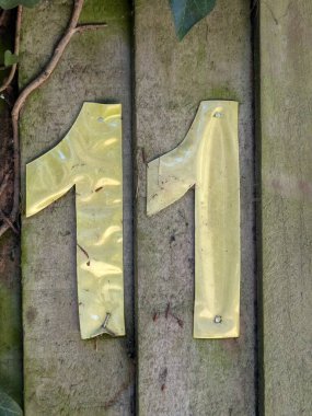 Sıkıntılı Durum Tipografisinde Yazılı Sözcükler 11 Numaralı Fidye Buldu