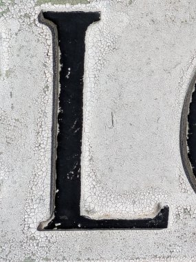 Sıkıntılı Durum Tipografisi ile Yazılan Sözcükler Bulundu L Harfi