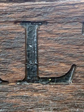 Sıkıntılı Durum Tipografisi ile Yazılan Sözcükler Bulundu L Harfi