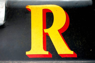 Sıkıntılı Durum Tipografisi ile Yazılan Kelimeler Fidye Mektubu R 'yi Buldu