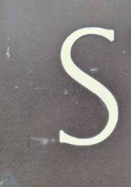 Sıkıntılı Durum Tipografisi ile Yazılan Sözcükler Fidye Harfi S Bulundu