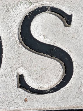 Sıkıntılı Durum Tipografisi ile Yazılan Sözcükler Fidye Harfi S Bulundu