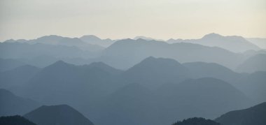 Dağ Sırasının Olağanüstü Zirveleri