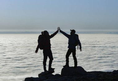 İki Arkadaş Tırmanma Macerası