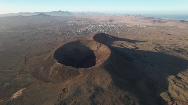 Fuerteventura Kanarische Inseln Luftaufnahme Des Vulkankraters Und Der Berge — Stockvideo