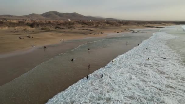 Fuerteventura Canarische Eilanden Surf School Golven Bij Zonsondergang — Stockvideo