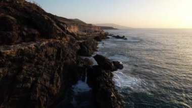 Fuerteventura, Kanarya Adaları. Bir turist kasabasında sahil ve sahil