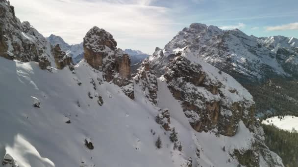 Dolomitas Invierno Montañas Rocosas Vista Aérea — Vídeos de Stock