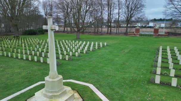 Avrupa Birinci Dünya Savaşı Nda Ölen Askerler Için Bir Mezarlık — Stok video