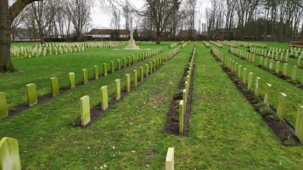 欧洲第一次世界大战中阵亡士兵的坟场 — 图库视频影像