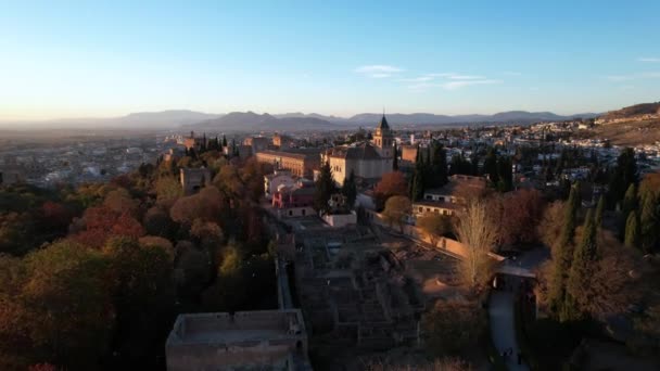 Granada Spanya Ünlü Alhambra Kalesiyle Granada Nın Eski Kasabasının Insansız — Stok video