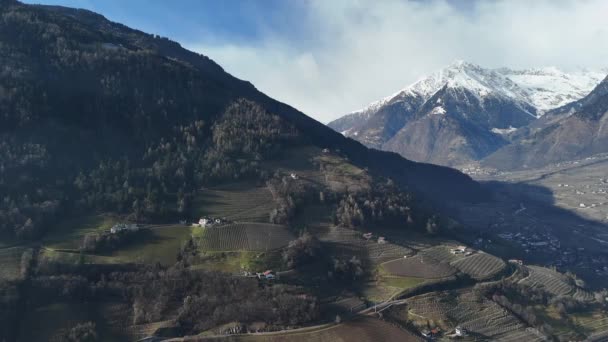 Veduta Aerea Drone Della Valle Villaggi Innevati Foresta Autunnale Dolomiti — Video Stock