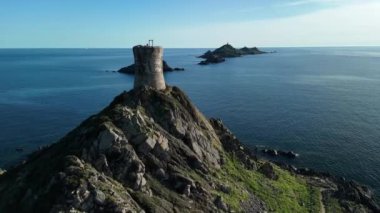 Korsika, Fransa, Tour de la Parata, Iles Sanguinaires, insansız hava aracı. Yüksek kalite 4k görüntü