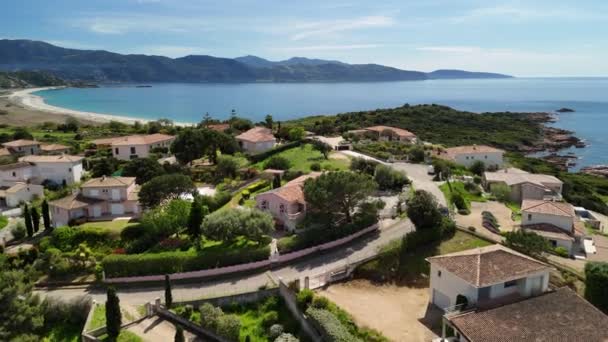 Korsika Villen Und Häuser Der Mittelmeerküste Hochwertiges Filmmaterial — Stockvideo