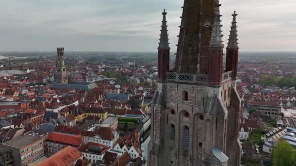 Brugge Het Centrale Deel Van Historische Stad Luchtfoto Van Torens — Stockvideo
