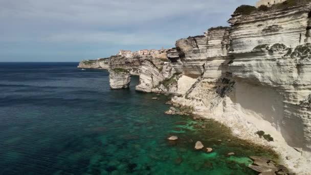 Vista Drone Torno Rochas Bonifacios Natureza Mar Água Imagens Alta — Vídeo de Stock