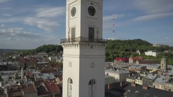มมองทางอากาศของเม Lviv เครนตะว นตก องเก าของไลฟ ตลาดกลางสแควร ศาลากลางโบสถ าและอาคารประว ศาสตร — วีดีโอสต็อก