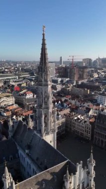 Brüksel, Belçika 'daki Grand Place' in çarpıcı manzarası.