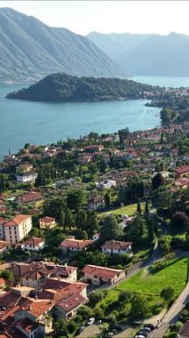 Tremezzo ve Como Gölü 'nün nefes kesici manzaralarını yukarıdan inceleyin. Canlı köyü, yemyeşil tepeleri ve sakin suları bu huzurlu yerde deneyin..