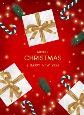Hediye kutusuyla Noel sınırı, köknar dalları ve dekorasyon unsurları kırmızı arka planda. Parlak Noel ve yeni yıl arkaplan ışık çelenkleri, altın konfeti. Vektör illüstrasyonu.