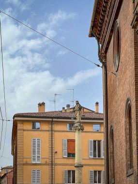 Bologna: Kızıl Şehrin Mimarisi