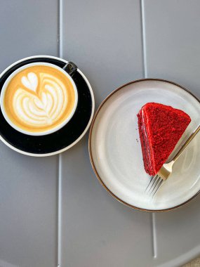 Güzel Lviv 'den kahve ve tatlı.  